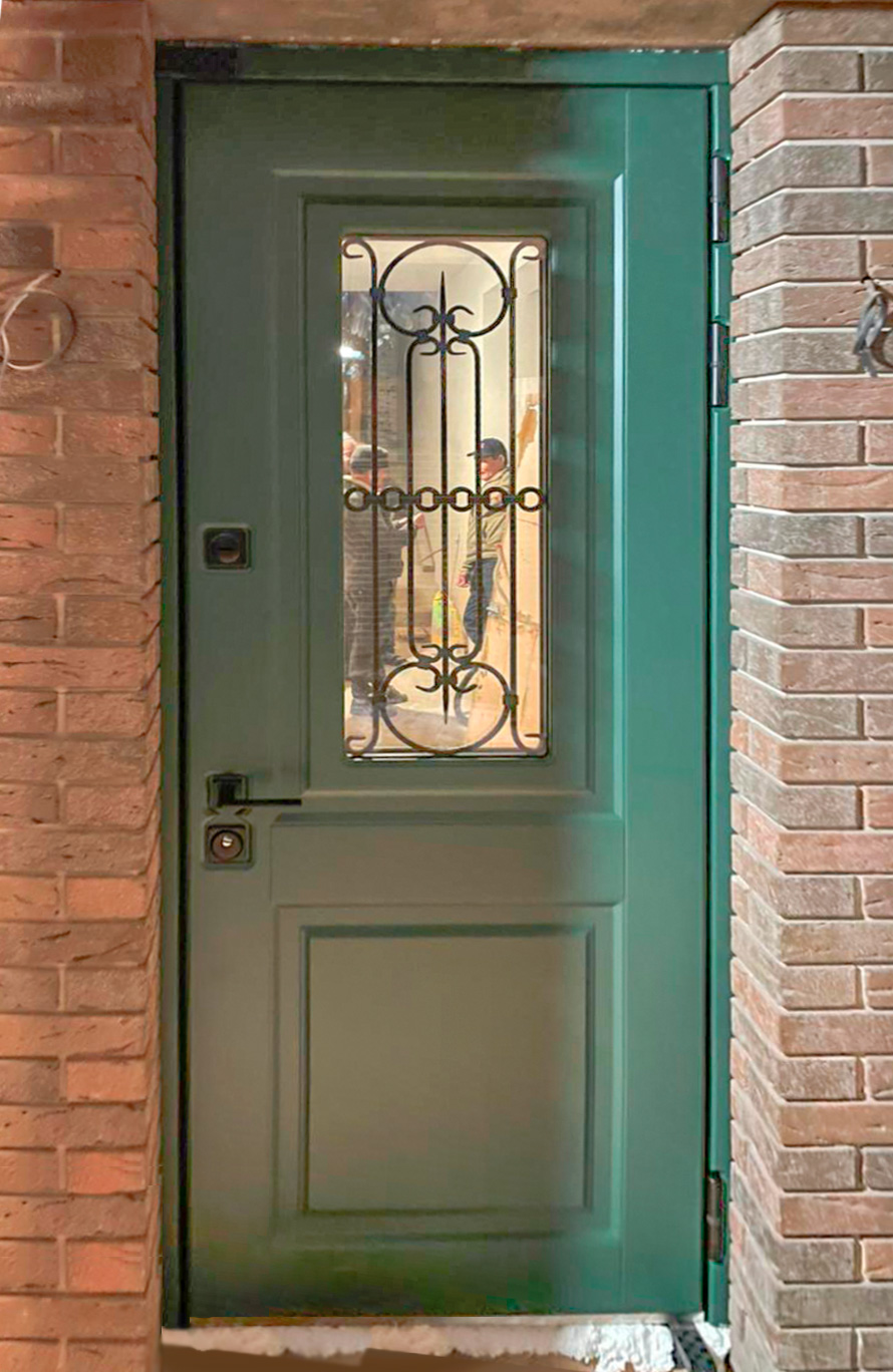 Входная дверь в частный дом 47АК3 вид снаружи